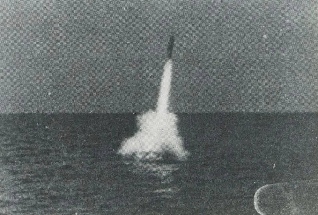 WGr42-Schussversuche auf U-511 <br>Bild in vielen Internetseiten auffindbar<br>