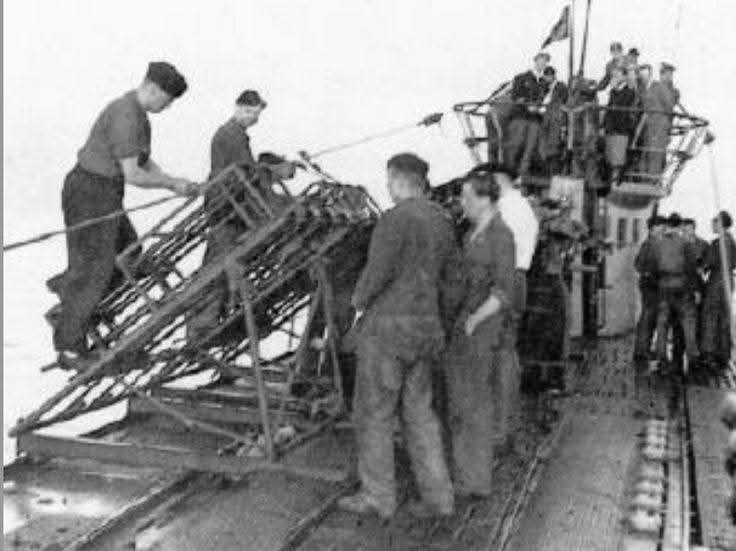 WGr42-Schussversuche auf U-511 <br>Bild in vielen Internetseiten auffindbar<br>